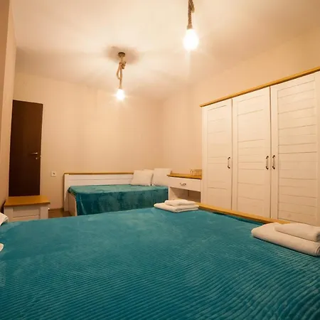 райнови Apartment *