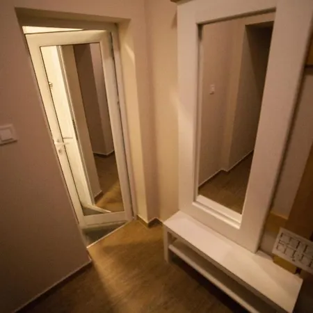 райнови Apartman Plevna