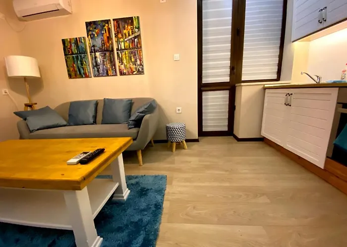 アパート райнови